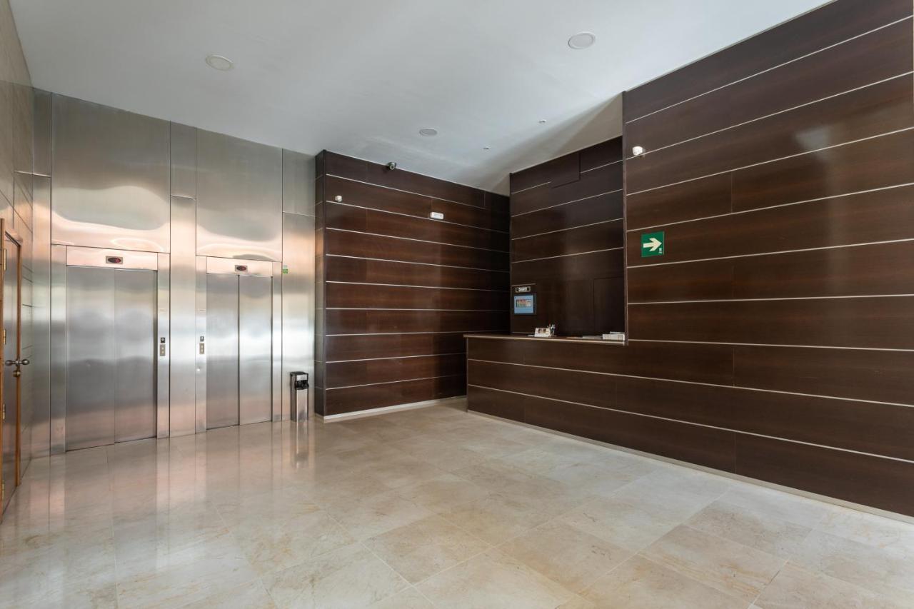 Malaga Centro Maria Zambrano Lägenhet Exteriör bild