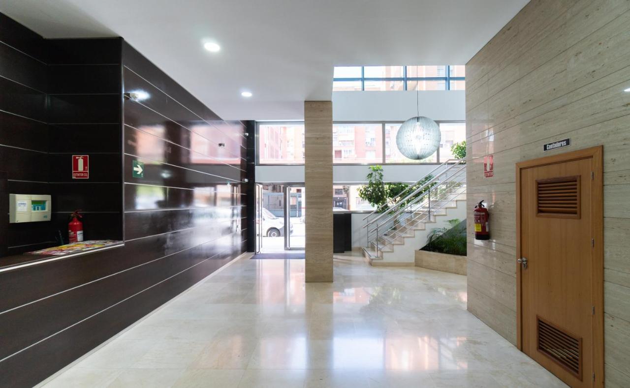 Malaga Centro Maria Zambrano Lägenhet Exteriör bild