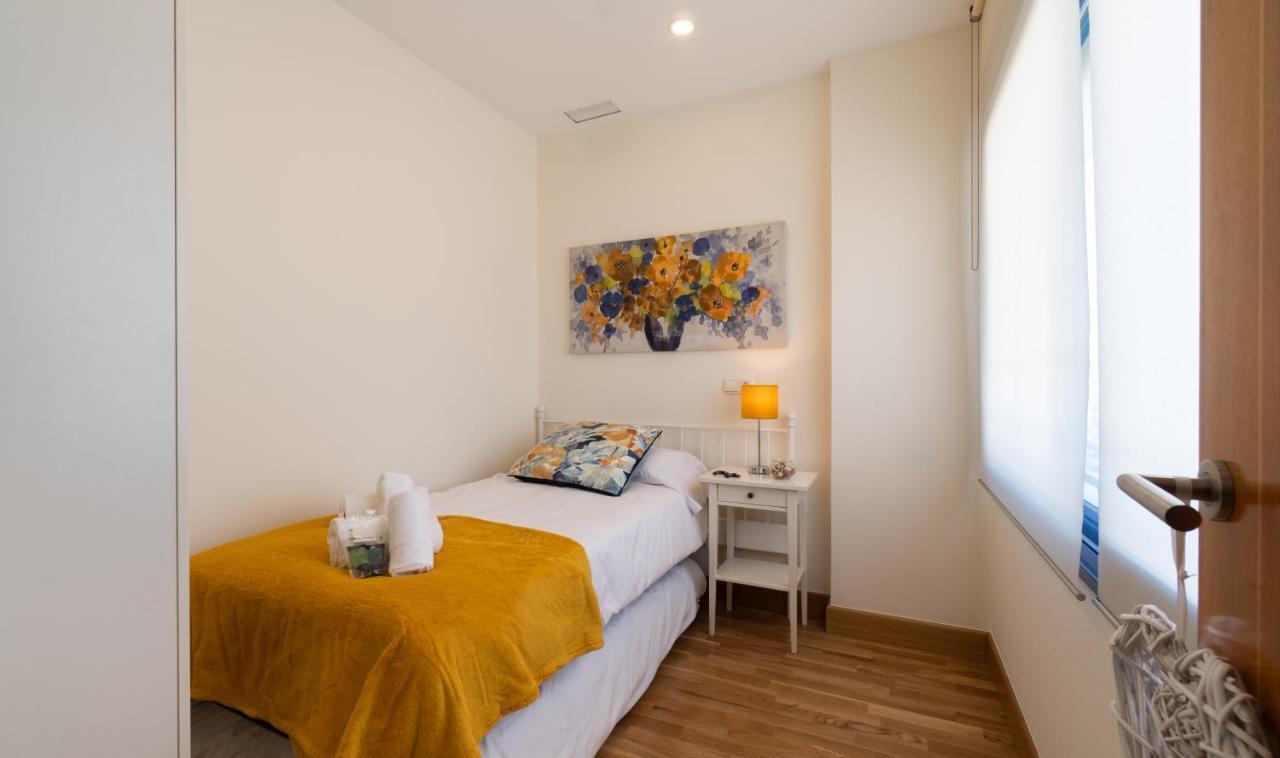 Malaga Centro Maria Zambrano Lägenhet Exteriör bild