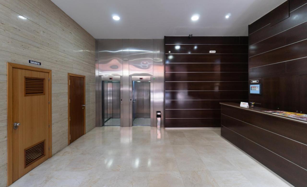 Malaga Centro Maria Zambrano Lägenhet Exteriör bild