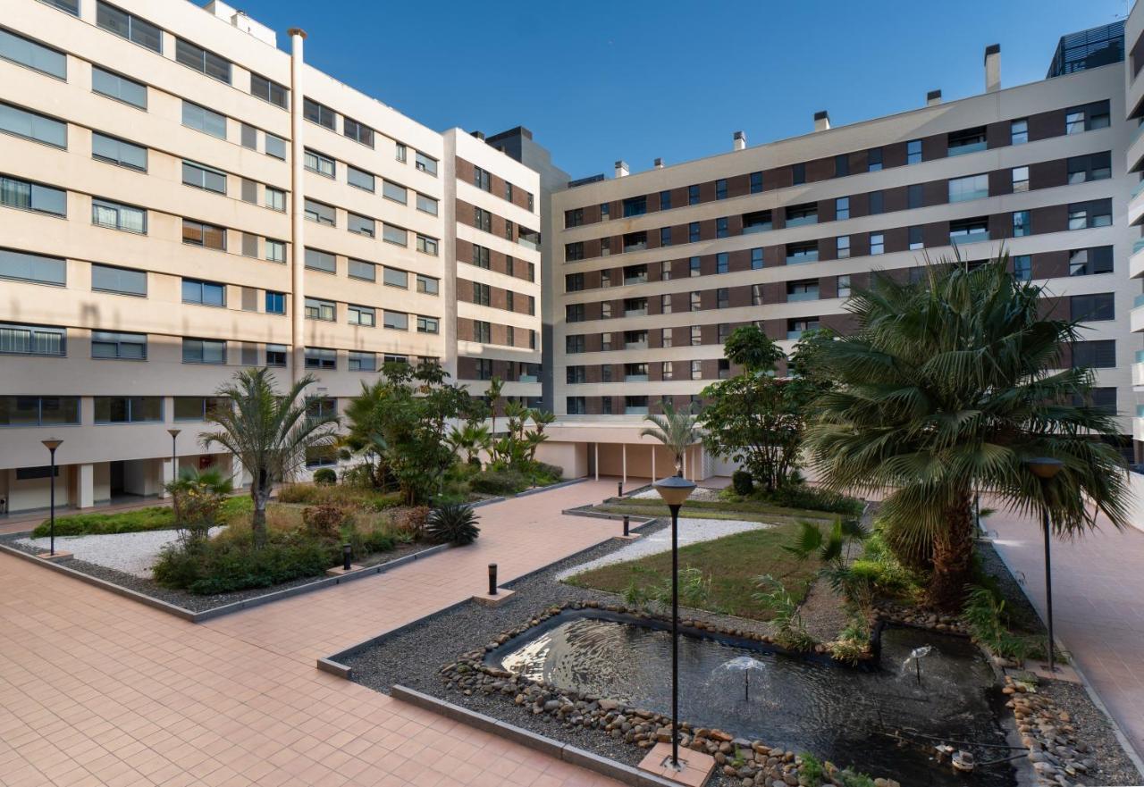 Malaga Centro Maria Zambrano Lägenhet Exteriör bild
